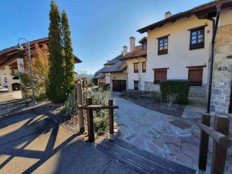 Un Encanto De Duplex Jaca Exterior foto